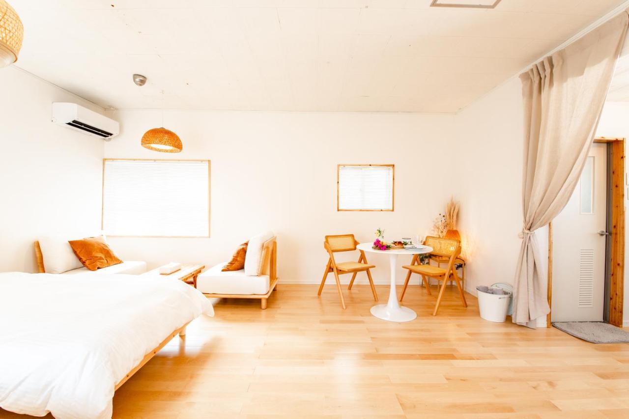 Sunnyside Villa Miyakojima  Exteriör bild